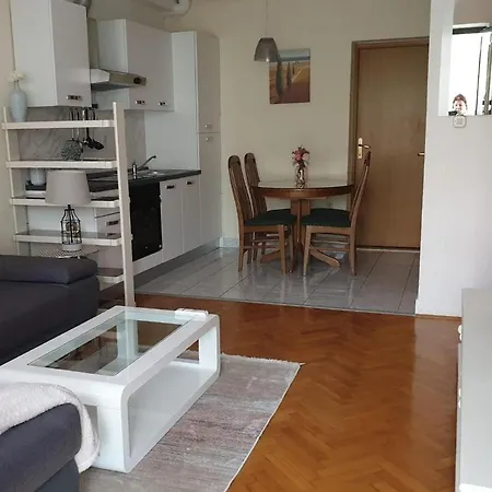 With A Parking Space - 18354 شقة *
